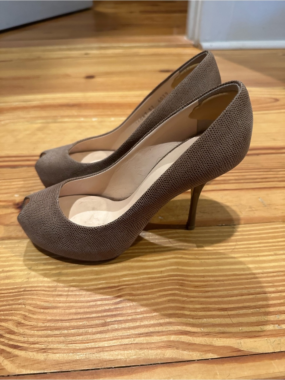 Giuseppe Zanotti Taupe Textured Peep-Toe Stilettos